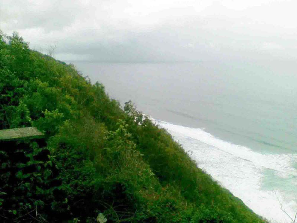 Tanah mewah di pinggir tebing Bali untuk dijual di area terbaik Pecatu