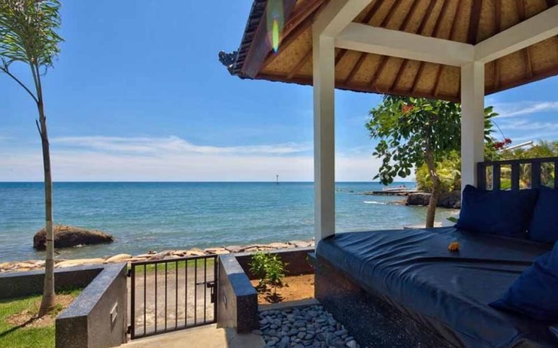 Vila pantai Bali yang elegan dijual di kawasan elit Lovina 2