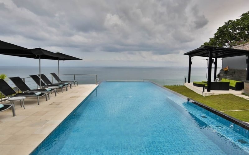 Vila pinggir tebing megah untuk dijual di Bali di deretan miliarder Uluwatu 2