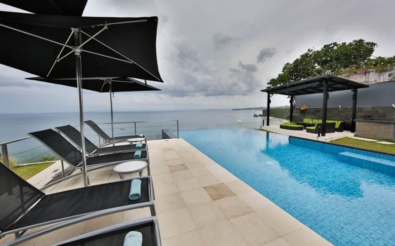 Vila pinggir tebing megah untuk dijual di Bali di deretan miliarder Uluwatu 3